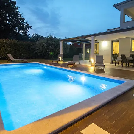 Family Paris Villa *