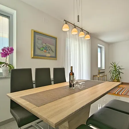 Family Paris Villa Umag